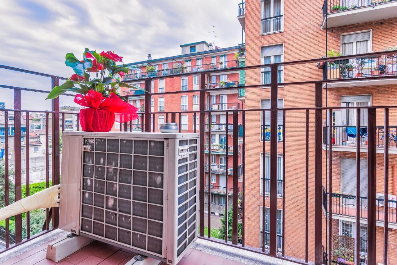 Apartamento Casa Vacanze In Arte Milano Exterior foto